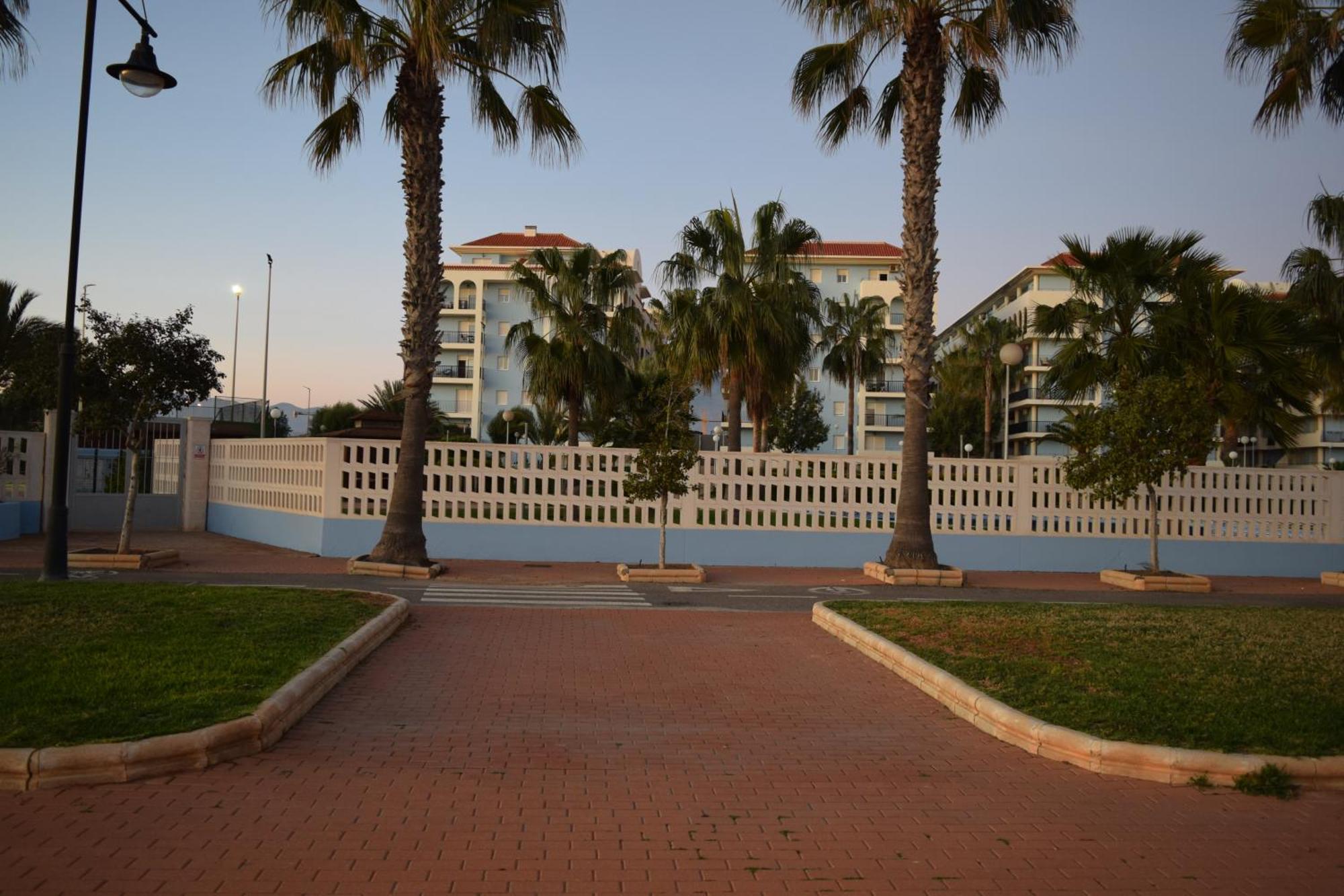 Luxurious Spacious Three Bedroom Apartment On Beachfront Алмеримар Екстериор снимка
